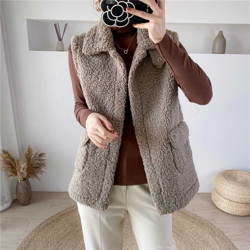 Winter Vest Jackets Lamb Wool Thicken Warm Waistcoat Women Turn Down Collar Hidden Button Pockets Outwear Sleeveless Coat 210915