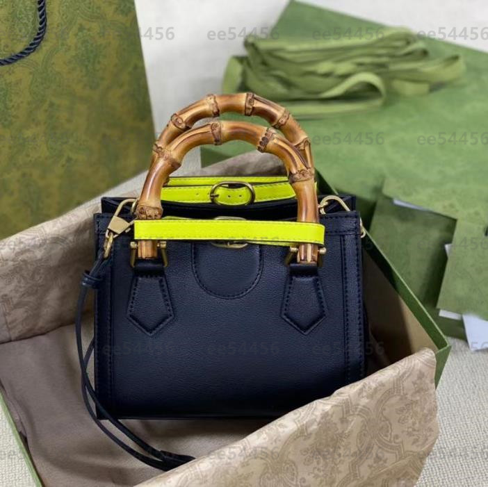 Quality Genuine leather GG Bag Diana Totes Women's men Shoulder Bags crossbody fashion shopping wallet card pockets Luxury Designer handbag original single free, Carton
Quality Genuine leather GG Bag Diana Totes Women's men Shoulder Bags crossbody fashion shopping wallet card pockets Luxury Designer handbag original single free, Carton