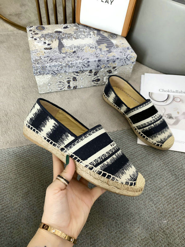 Luxurys Casual Women Shoes Espadrilles Designers embroidery ladies flat Beach Half Slippers fashion woman Loafers Fisherman canvas Shoe with box
Luxurys Casual Women Shoes Espadrilles Designers embroidery ladies flat Beach Half Slippers fashion woman Loafers Fisherman canvas Shoe with box