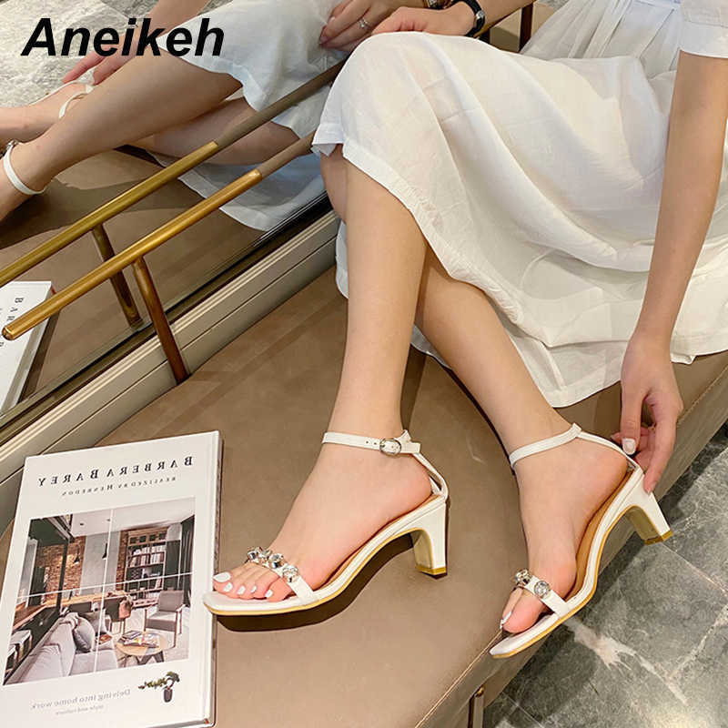 Aneikeh Summer Women's Shoes Square Heel Open Classics Leisure Bling PU Basic Buckle Strap Concise Polka Dot Shallow White 210615
Aneikeh Summer Women's Shoes Square Heel Open Classics Leisure Bling PU Basic Buckle Strap Concise Polka Dot Shallow White 210615