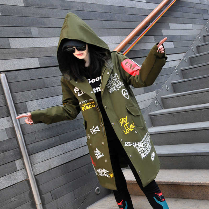 Vefadisa Women Scrawl Overcoat Spring Autumn Long Hooded Cotton Coat Letter Printing Jacket Black DQ0287 210825