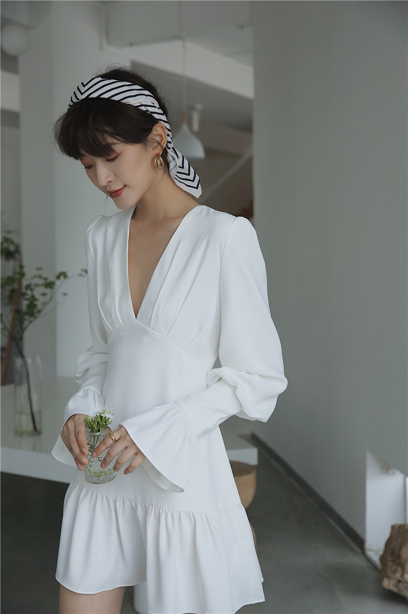 White Deep V Neck Tunic Flare Sleeve Ladies Dress Long Ruffle Korean Style Mini Women Clothing 210427