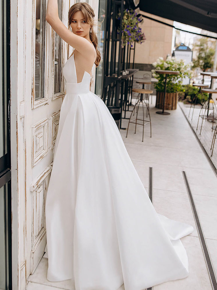 Sexy V-Neck Satin A Line Wedding Dress Spaghetti Straps Backless Zipper Boho Beach High Thigh Slit Bridal Gowns Plus Size Bride Formal Dresses 2022 Ve