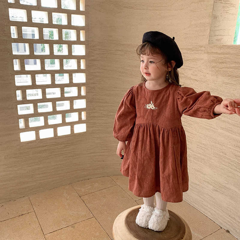 Winter baby girl embroidered fleece dress o-neck puff sleeve 2 colors toddler kids thicken warm princess dresses 210615, Retro red
Winter baby girl embroidered fleece dress o-neck puff sleeve 2 colors toddler kids thicken warm princess dresses 210615, Retro red