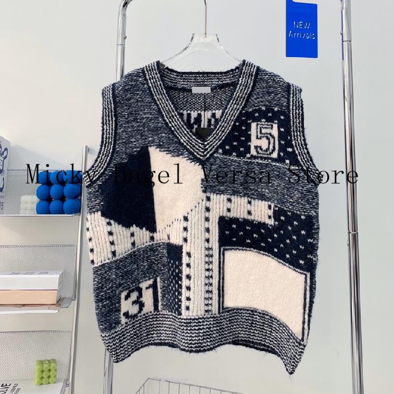 Women's Vests 2021 Luxury Design Thick Needle Jacquard V-neck Fashion Sleeveless Top Temperament Vest Knitted Sweater, Black;white
Women's Vests 2021 Luxury Design Thick Needle Jacquard V-neck Fashion Sleeveless Top Temperament Vest Knitted Sweater, Black;white