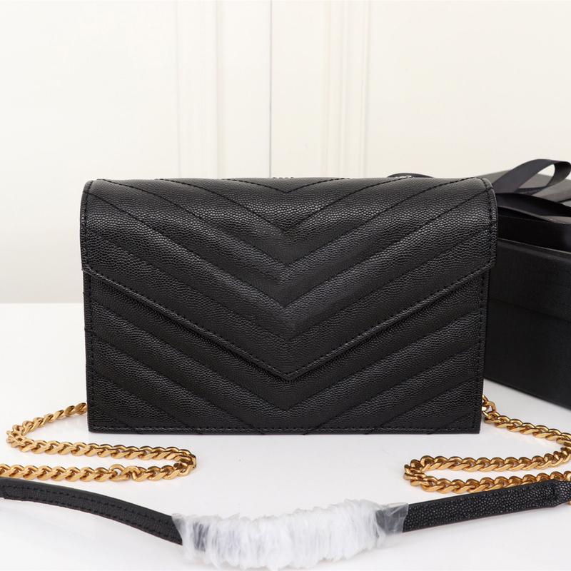 Latest Collection Golden metal buckle Internal multi screen design graceful bag Change numerous for brief caviar leather bag flap
Latest Collection Golden metal buckle Internal multi screen design graceful bag Change numerous for brief caviar leather bag flap