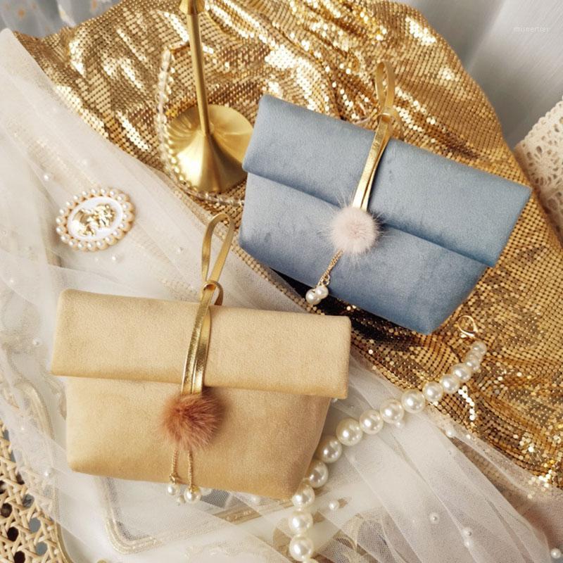 Gift Wrap 1PC Velvet/PU Candy Box Portable Folding Lipstick Wedding Christmas Party Jewelry Packaging Pouch
Gift Wrap 1PC Velvet/PU Candy Box Portable Folding Lipstick Wedding Christmas Party Jewelry Packaging Pouch