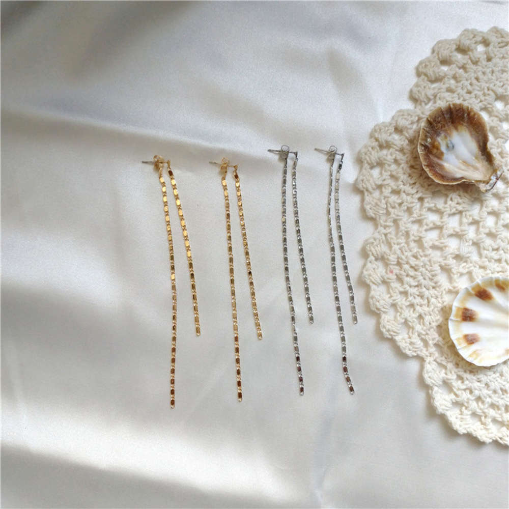 South Korea dongdamen personalized long chain earrings femininity simple TASSEL EAR thread plated with gold S925 silver needle, Black
South Korea dongdamen personalized long chain earrings femininity simple TASSEL EAR thread plated with gold S925 silver needle, Black