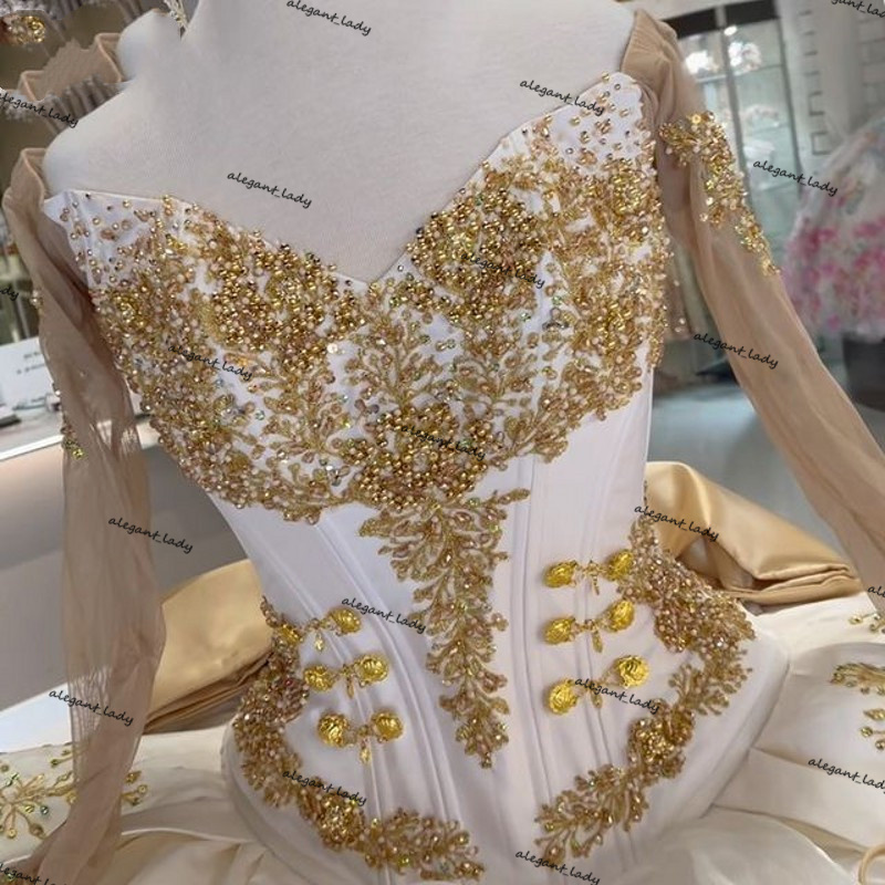White Quinceanera Dresses with gold stain edge Ruffles Skirt Organza Sweet 16 Dress Beaded vestidos de 15 Ball Gown Prom Gowns Long Sleeves