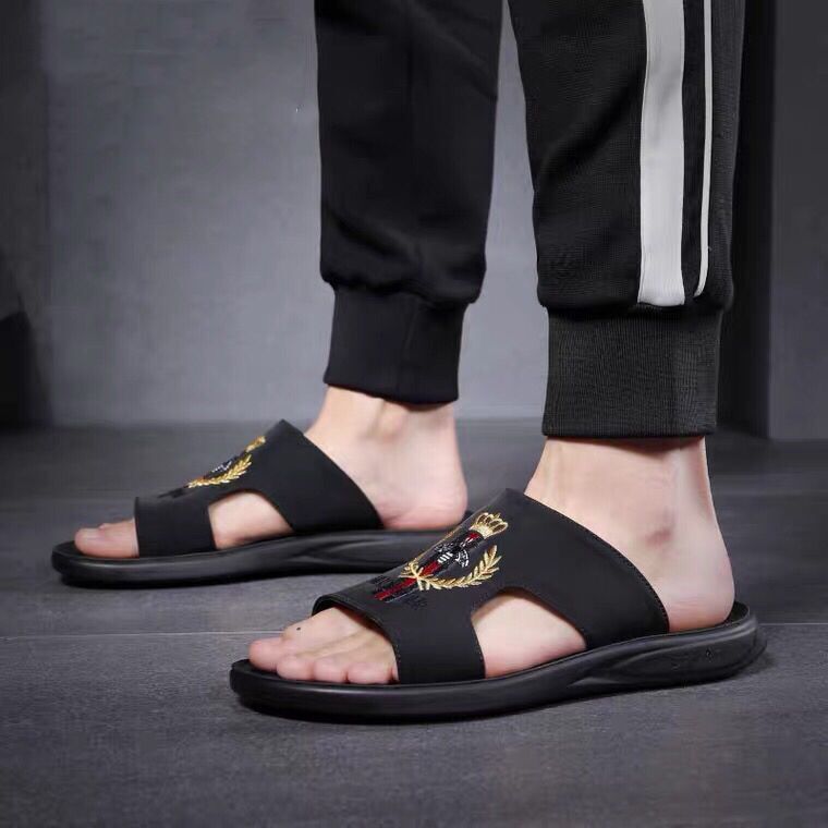 Men's slippers Summer high quality fashion personality outdoor comfortable soft bottom non-slip beach sandals