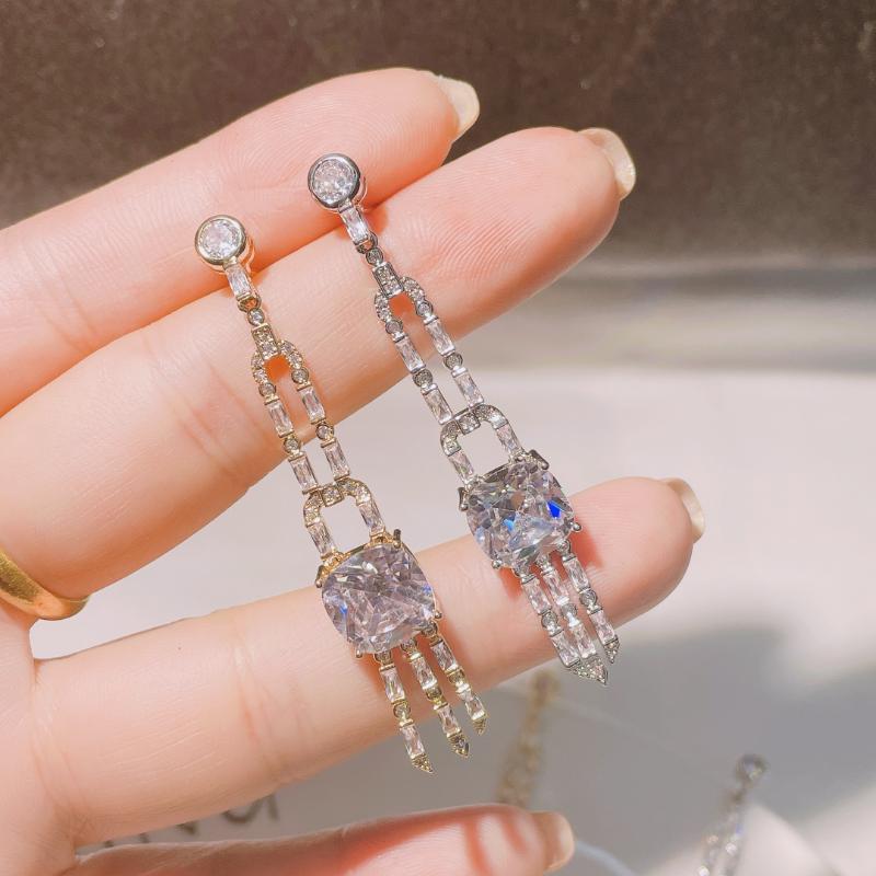 Dangle & Chandelier HIBRIDE Long Tassel Square Shape Drop Earrings For Women Bridal Wedding Party Boucle D'oreille Femme E-1031, Silver
Dangle & Chandelier HIBRIDE Long Tassel Square Shape Drop Earrings For Women Bridal Wedding Party Boucle D'oreille Femme E-1031, Silver