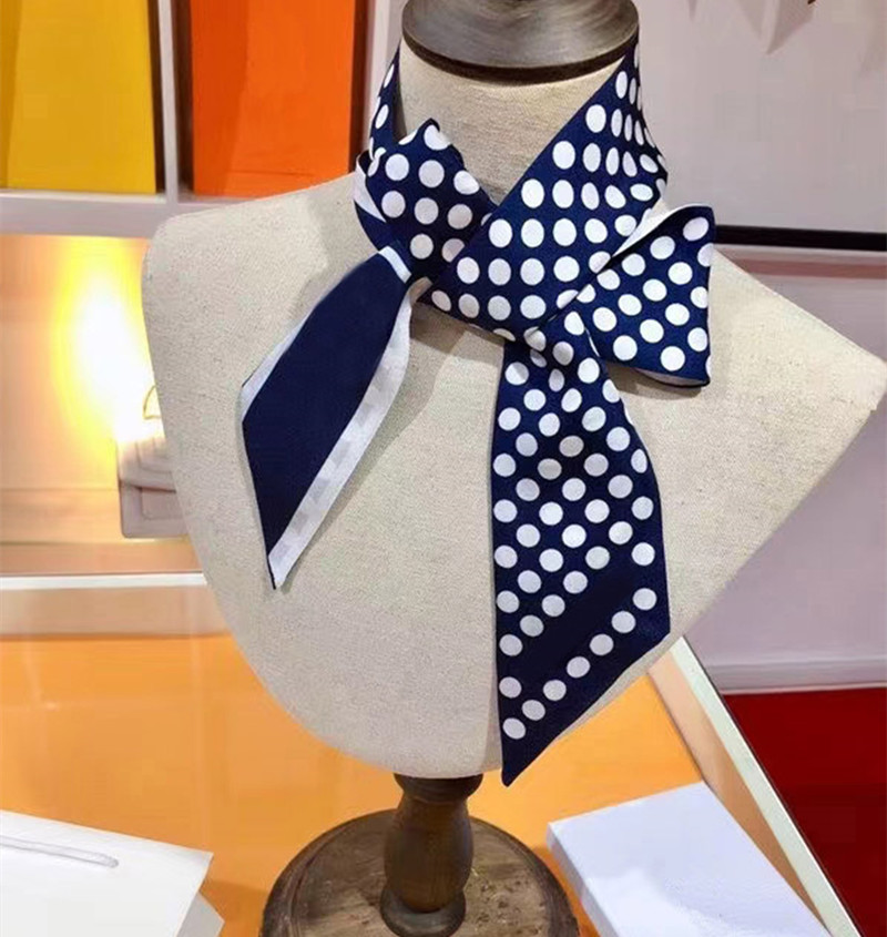 Classic Scarf Elegant Headband Handbag Scarfs Silk Scarves Letter Animal Design for Man Women 7 Option Top Quality
Classic Scarf Elegant Headband Handbag Scarfs Silk Scarves Letter Animal Design for Man Women 7 Option Top Quality