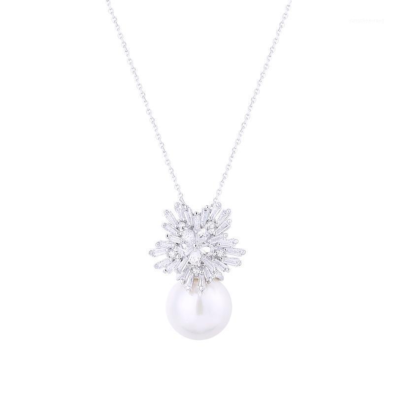 Pearl Pendant Micro-inlaid Square Trapezoidal Zircon Flower Necklace Jewelry Pentagonal Clavicle Chain Chains
Pearl Pendant Micro-inlaid Square Trapezoidal Zircon Flower Necklace Jewelry Pentagonal Clavicle Chain Chains