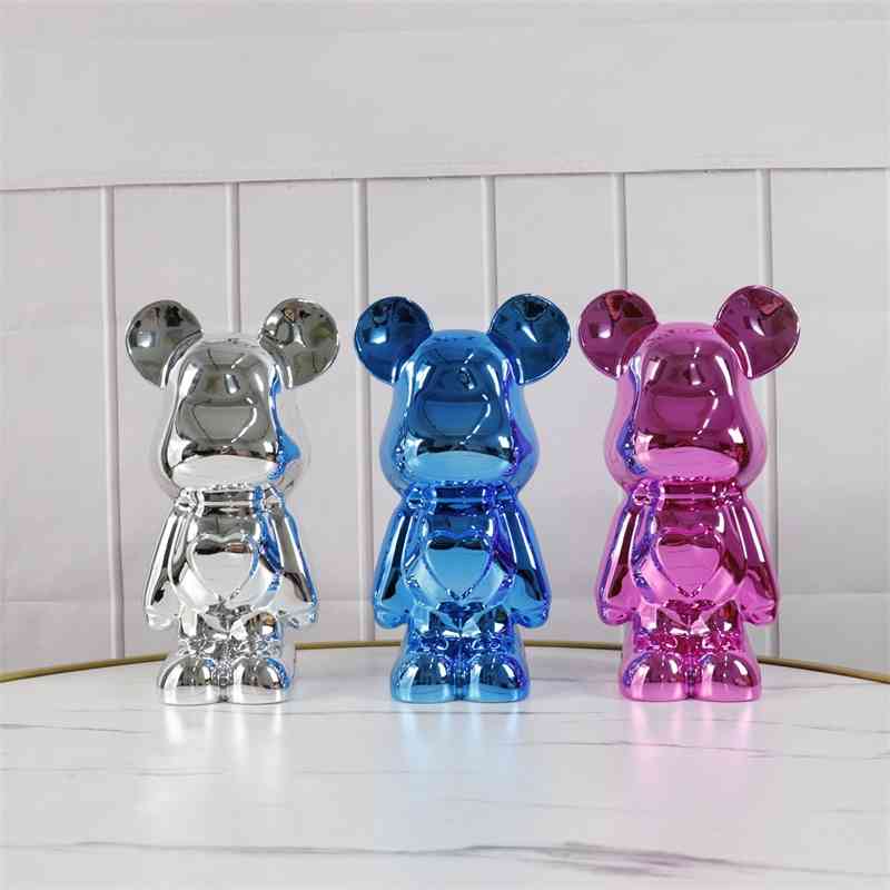 Wanghong violent Bear Ornament clothing shop window model room hotel soft decoration FRP cartoon sculpture
Wanghong violent Bear Ornament clothing shop window model room hotel soft decoration FRP cartoon sculpture