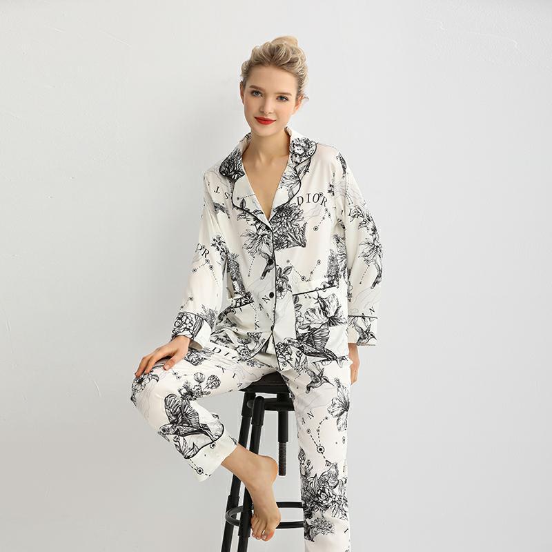 Fashion Printed Pajamas Homewear Textile Winter Long Sleeve Ladies Pyjamas Nightgown Soft Comfortable Ice Silk Sleepwear, As pic
Fashion Printed Pajamas Homewear Textile Winter Long Sleeve Ladies Pyjamas Nightgown Soft Comfortable Ice Silk Sleepwear, As pic