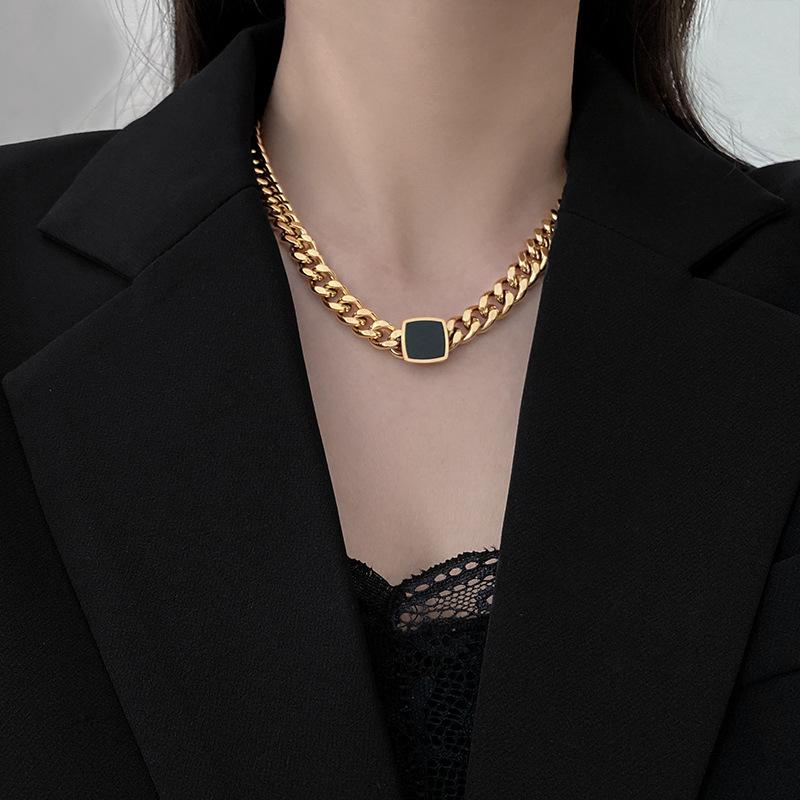 Chains Titanium Steel Gold Cuban Decorative Thick Necklace Female Hip Hop European And American Does Not Fade Accessories
Chains Titanium Steel Gold Cuban Decorative Thick Necklace Female Hip Hop European And American Does Not Fade Accessories