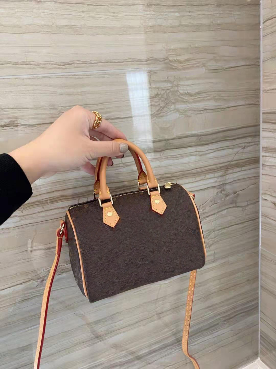 New 2021 Designer Tote Bag Handbag Shoulder Bags Crossbody Womens Fashion Genuine Real High Quality Handbags book Sac À Main, Brown
New 2021 Designer Tote Bag Handbag Shoulder Bags Crossbody Womens Fashion Genuine Real High Quality Handbags book Sac À Main, Brown
