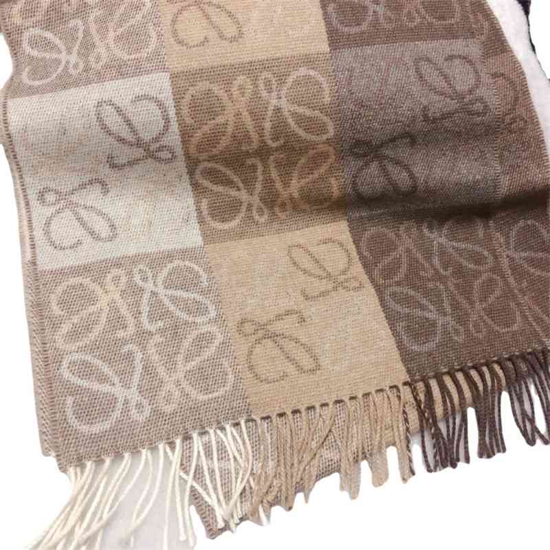 New Fashion Loew Luo * Wei fine young wool woven jacquard cashmere scarf women's winter thickened Plaid Scarf Shawl
New Fashion Loew Luo * Wei fine young wool woven jacquard cashmere scarf women's winter thickened Plaid Scarf Shawl