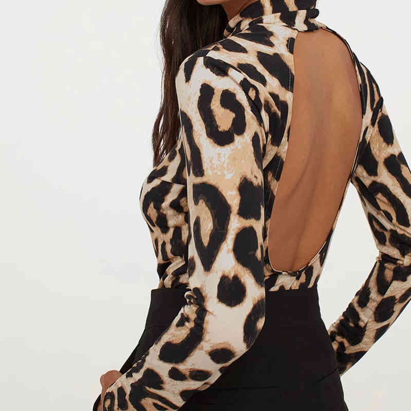 Paris Girl Fashion Leopard Print T Shirt Women Backless Long Sleeve Streetwear Tops Vintage Turtleneck Casual Tee 210524
Paris Girl Fashion Leopard Print T Shirt Women Backless Long Sleeve Streetwear Tops Vintage Turtleneck Casual Tee 210524