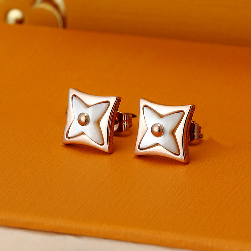 New high-quality earrings super shiny earrings for women's jewelry wholesale Y LV LOUIS gifts VITTON, Golden
New high-quality earrings super shiny earrings for women's jewelry wholesale Y LV LOUIS gifts VITTON, Golden