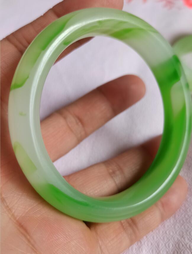 56-62mm natural Kunlun jade fluttering jade bracelet free del ivery, Black
56-62mm natural Kunlun jade fluttering jade bracelet free del ivery, Black