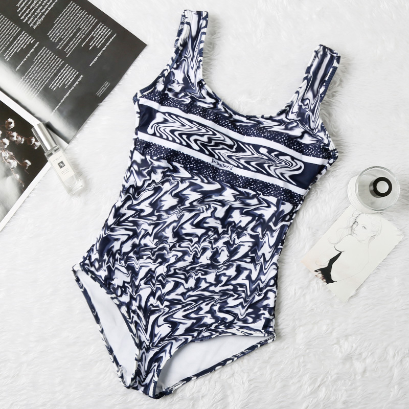 Summer Women One Pieces Sets 2021 Sexy Gradient Bandage Tight Dress Fashion Sprots Bra Surfing Bikini Set Cover Up Swimwear Brazilian Swimsuit Bathing Suit Biquini
Summer Women One Pieces Sets 2021 Sexy Gradient Bandage Tight Dress Fashion Sprots Bra Surfing Bikini Set Cover Up Swimwear Brazilian Swimsuit Bathing Suit Biquini