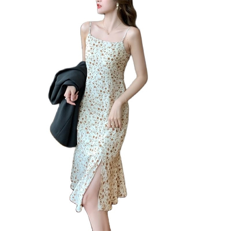Printed V-neck Chiffon Fashion Sling Skirt Female Little Daisy Retro French Floral Long Summer Dress 210520, Apricot
Printed V-neck Chiffon Fashion Sling Skirt Female Little Daisy Retro French Floral Long Summer Dress 210520, Apricot