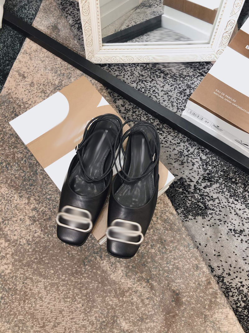 2021 Good Quality Fashion Women Luxurys Designers Shoes Designer Sandals Womens Luxury High Heels Sandal Dress Shoess With Box Size 35-41 -H524, Black
2021 Good Quality Fashion Women Luxurys Designers Shoes Designer Sandals Womens Luxury High Heels Sandal Dress Shoess With Box Size 35-41 -H524, Black