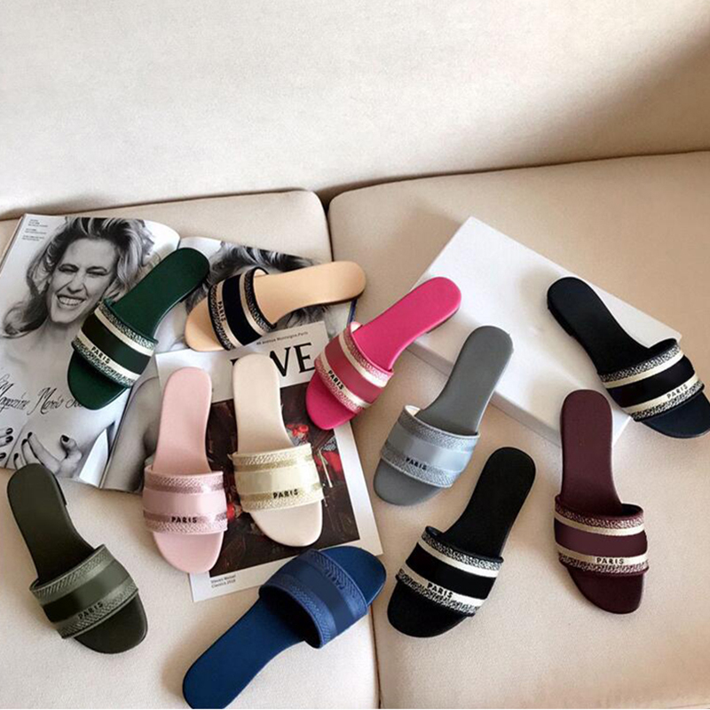 2022 Designer Leather women Sandals Summer Flat Slipper fashion beach woman Big head Rainbow letters slippers with box, Black
2022 Designer Leather women Sandals Summer Flat Slipper fashion beach woman Big head Rainbow letters slippers with box, Black