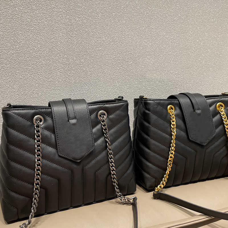CLASSIC FLOWER Large Capacity Crossbody Bags Chain Tote Bag Women Shoulder Fashion Messenger Back Handbag Classic Buckle Purse
CLASSIC FLOWER Large Capacity Crossbody Bags Chain Tote Bag Women Shoulder Fashion Messenger Back Handbag Classic Buckle Purse