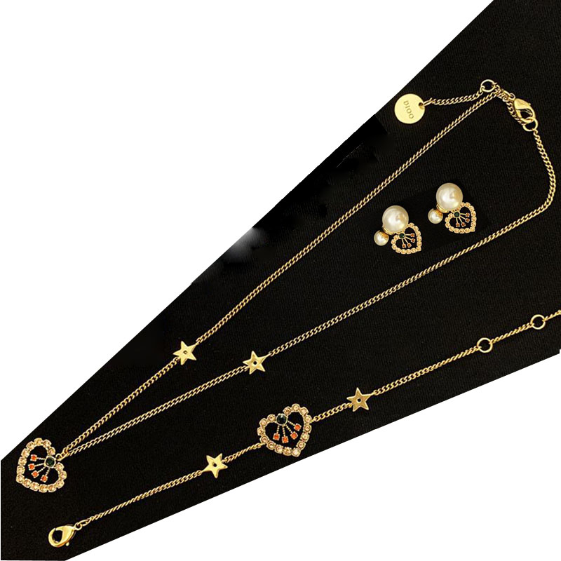 Luxury Necklace Designer Jewelry bracelet brand heart-shaped Earrings for womens Fashion brands Dio necklaces Valentine's day birthday gift boxes AAA+++ D3710, Boxes 4 color pick 1color
Luxury Necklace Designer Jewelry bracelet brand heart-shaped Earrings for womens Fashion brands Dio necklaces Valentine's day birthday gift boxes AAA+++ D3710, Boxes 4 color pick 1color