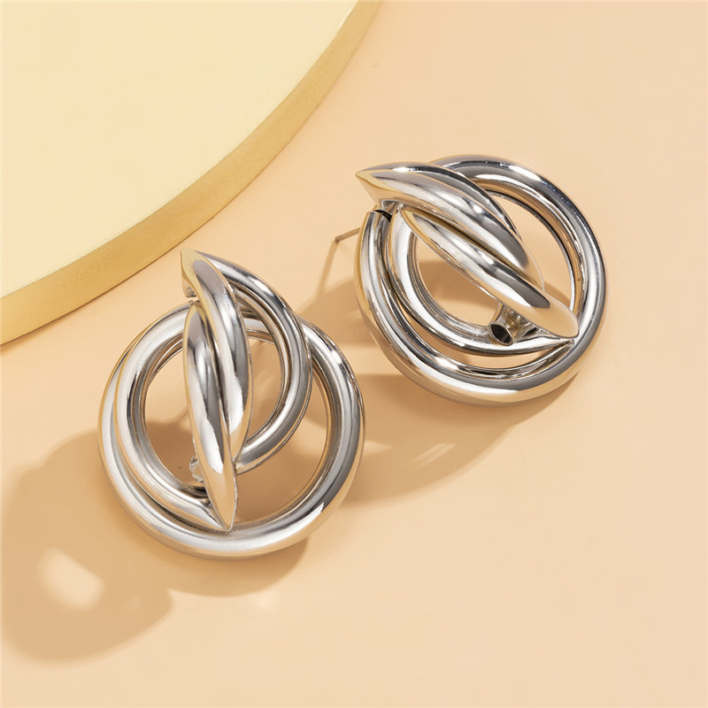 Hip Hop Winding Line Stud Earrings European Metal Geometric Gold Ear Drop Women Hollow Out Party Dress Wear Earring Jewelry Accessories Wholesale
Hip Hop Winding Line Stud Earrings European Metal Geometric Gold Ear Drop Women Hollow Out Party Dress Wear Earring Jewelry Accessories Wholesale