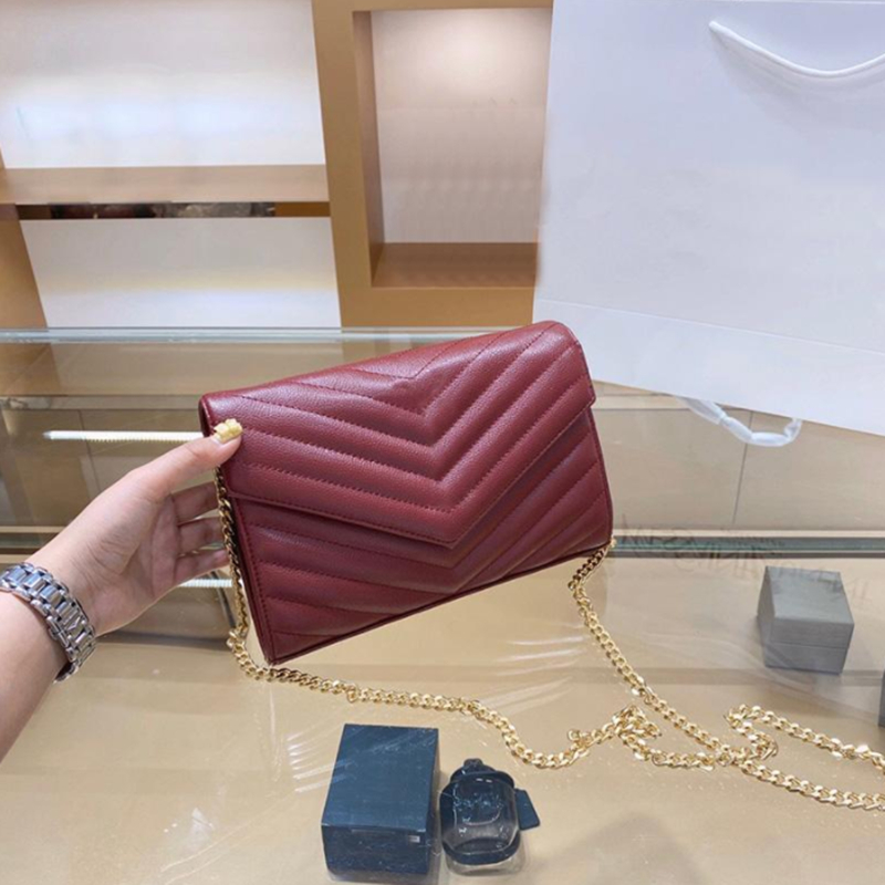 High-end Shoulder Bags Crossbody Designer bag Cross body Handbags Clutch Wallet Fashion luxury Two-color chain Grain genuine leather size 24 15 4 cm With original box, Black
High-end Shoulder Bags Crossbody Designer bag Cross body Handbags Clutch Wallet Fashion luxury Two-color chain Grain genuine leather size 24 15 4 cm With original box, Black