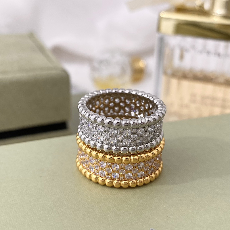 Gold Wedding Ring Women MenGold Plated Love Rings Micro Paved Flower gypsophila zircon Jewelry Couple Gift
Gold Wedding Ring Women MenGold Plated Love Rings Micro Paved Flower gypsophila zircon Jewelry Couple Gift
