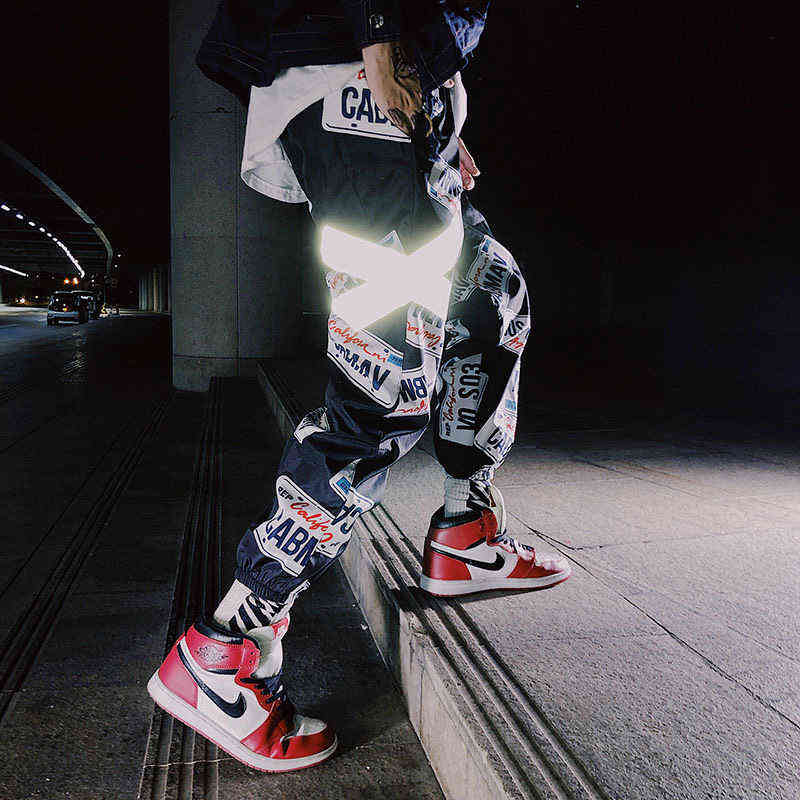 Man Pants Fashion Streetwear Stitching Color Joggers Hip Hop Long Pants Men Elastic Waist Cargo Pants 211112