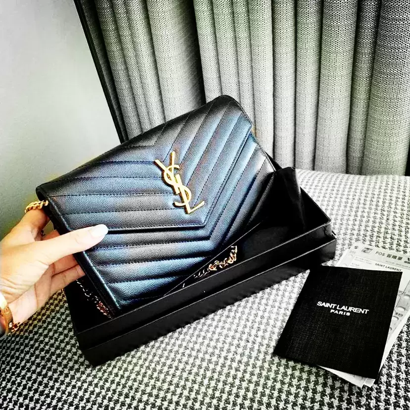 YSL
VITTON luxury brand Bag Women wallet Luxurys Designers Bags 2021 Crossbody Handbag handbags purse messenger tote GGLVLouisVutton 885
YSL
VITTON luxury brand Bag Women wallet Luxurys Designers Bags 2021 Crossbody Handbag handbags purse messenger tote GGLVLouisVutton 885