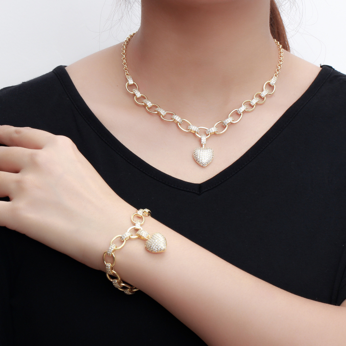 CWWZircons 585 Gold Color Cubic Zirconia Dangle Love Heart Shape Charm Bracelet Pendant Necklace Women Costume Jewelry Set T468s
CWWZircons 585 Gold Color Cubic Zirconia Dangle Love Heart Shape Charm Bracelet Pendant Necklace Women Costume Jewelry Set T468s