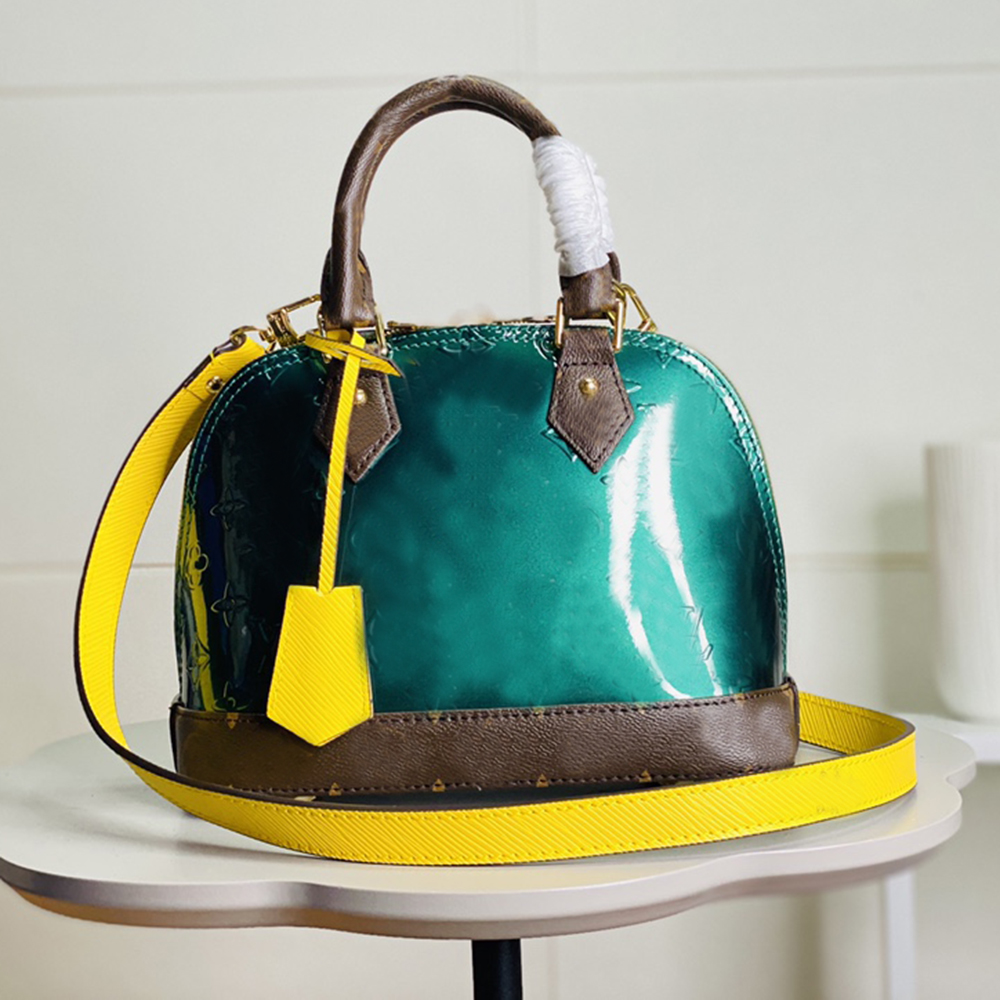 2021 3d vernis women luxury designer shoulder bags epi alma bb handbag genuine leather fashion lady chain luxurys designers bag handbags she
2021 3d vernis women luxury designer shoulder bags epi alma bb handbag genuine leather fashion lady chain luxurys designers bag handbags she