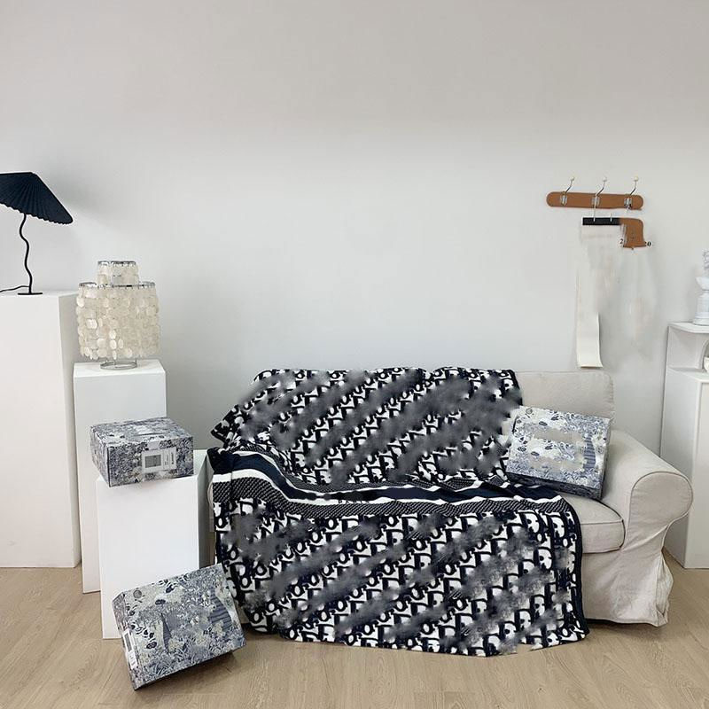 150*200cm Home Throw Blankets Tide Letter Flower Multifunction Portable Outdoor Travel Car Sofa Quilt Shawls Blanket
150*200cm Home Throw Blankets Tide Letter Flower Multifunction Portable Outdoor Travel Car Sofa Quilt Shawls Blanket