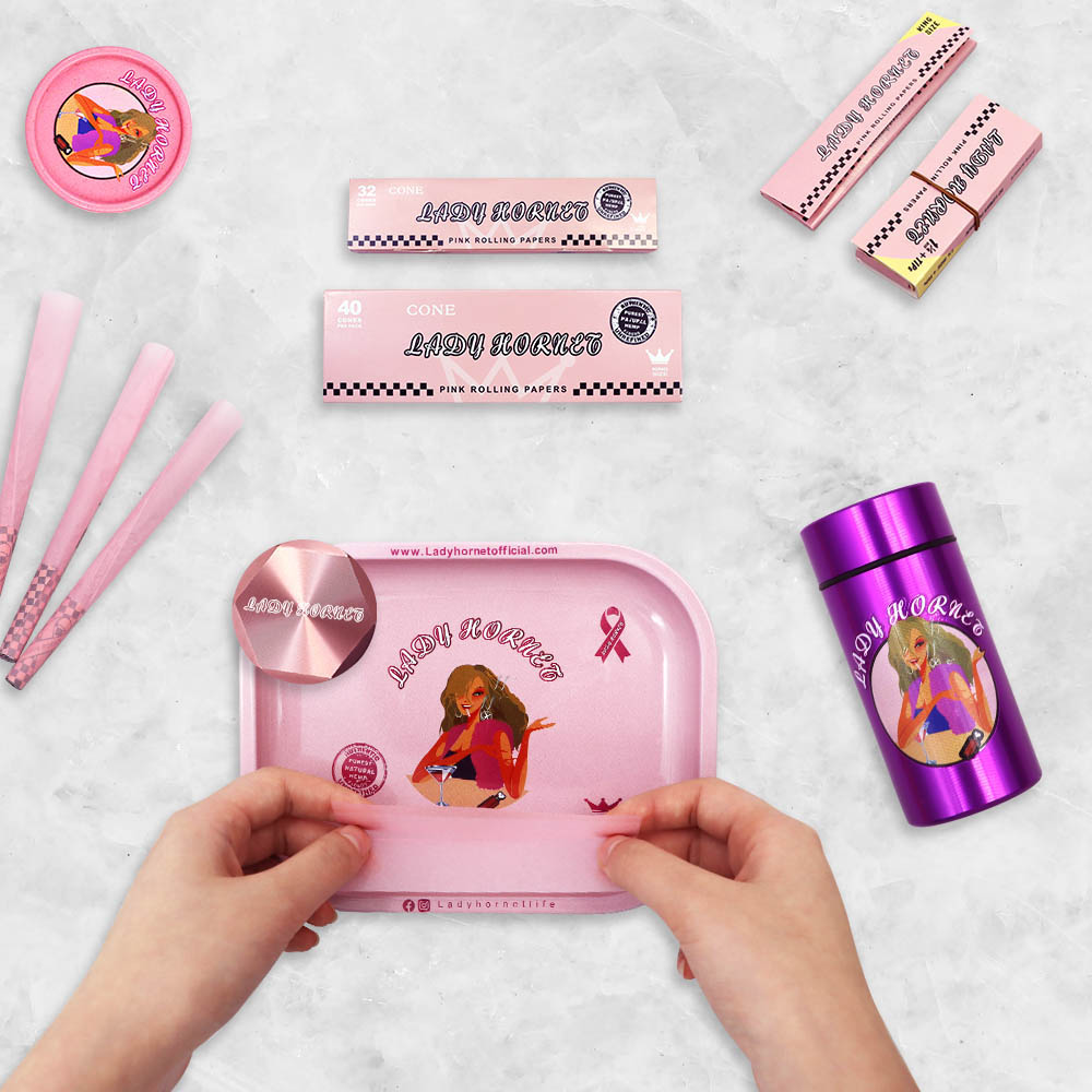 LadyHornet Pink Aluminum Rolling Trays 140*180MM Matte Metal Smoking Roll Tray Paper Cone Accessory Herb Tin Accessoires
LadyHornet Pink Aluminum Rolling Trays 140*180MM Matte Metal Smoking Roll Tray Paper Cone Accessory Herb Tin Accessoires