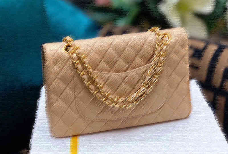 5A+ Classic Flap Designers Brand Bag Caviar Grain Cowhide Leather Fashion Handbag CF Women's Wallet Golden Chain Shoulder Bags Cross Body 3th, Box
5A+ Classic Flap Designers Brand Bag Caviar Grain Cowhide Leather Fashion Handbag CF Women's Wallet Golden Chain Shoulder Bags Cross Body 3th, Box