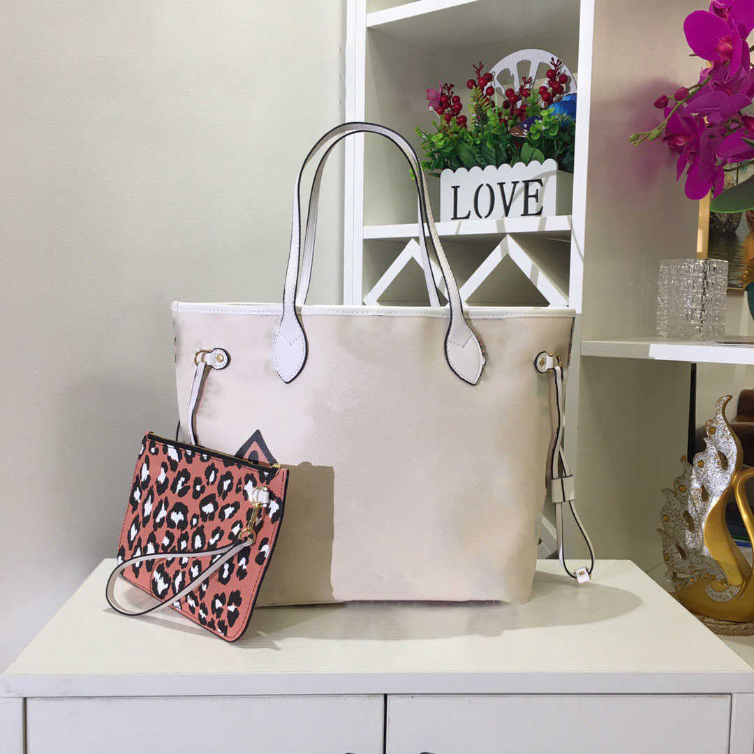 2021 Luxury fashion clamshell bag small handbag lady famous brand designer messenger ba g shoulder bags leather chain ladys handbags, Black
2021 Luxury fashion clamshell bag small handbag lady famous brand designer messenger ba g shoulder bags leather chain ladys handbags, Black