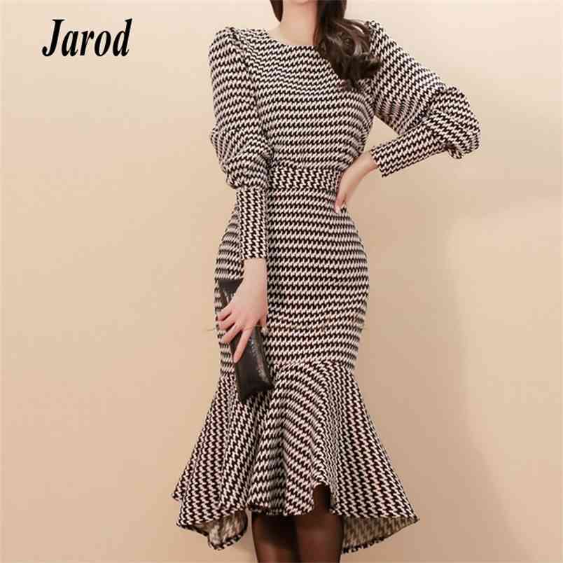 Winter Women 2 Piece Set Korean temperament Houndstooth Long Sleeve Tops + Slim Plaid Bodycon Ruffles Mermaid Skirt Suits 210519, Picture color
Winter Women 2 Piece Set Korean temperament Houndstooth Long Sleeve Tops + Slim Plaid Bodycon Ruffles Mermaid Skirt Suits 210519, Picture color