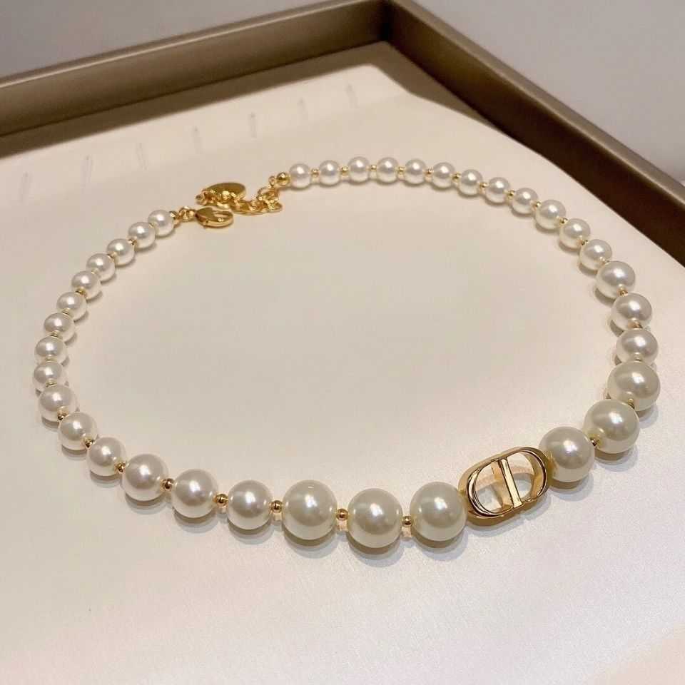 Korean Version Cd Letter Pearl Necklace, Female Clavicle Chain Net Red Voice Tiktok with Neck Ornaments, Silver
Korean Version Cd Letter Pearl Necklace, Female Clavicle Chain Net Red Voice Tiktok with Neck Ornaments, Silver
