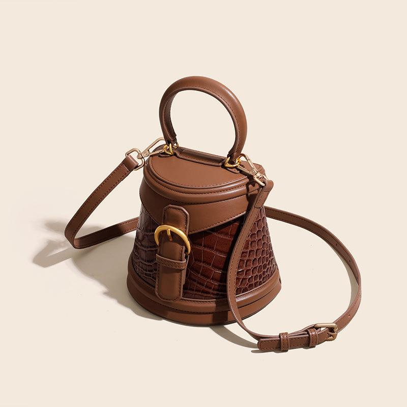 Women's Bag Crocodile Shaped Half Round Bucket Leather Box Versatile Mini One Shoulder Messenger Cross Body, Bla
Women's Bag Crocodile Shaped Half Round Bucket Leather Box Versatile Mini One Shoulder Messenger Cross Body, Bla