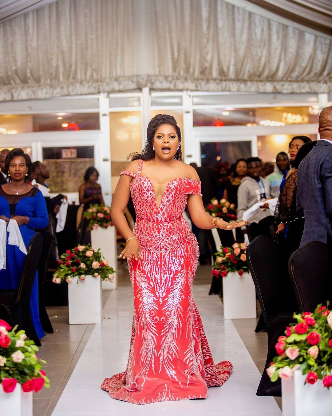 Plus Size 2022 Arabic Aso Ebi Red Sparkly Mermaid Prom Dresses Sequined Lace Evening Formal Party Second Reception Birthday Engagement Gowns Dress ZJ2