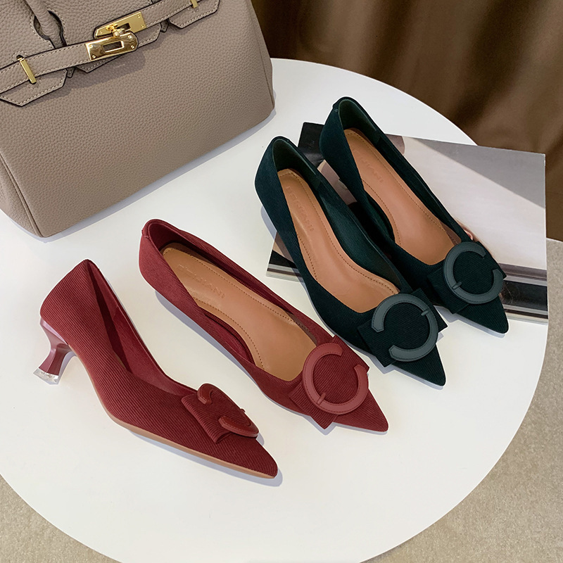 Sandals 982-c8 spring and autumn pointed French high heels women's slim professional work shoes cat POR1, 1# shoe box
Sandals 982-c8 spring and autumn pointed French high heels women's slim professional work shoes cat POR1, 1# shoe box