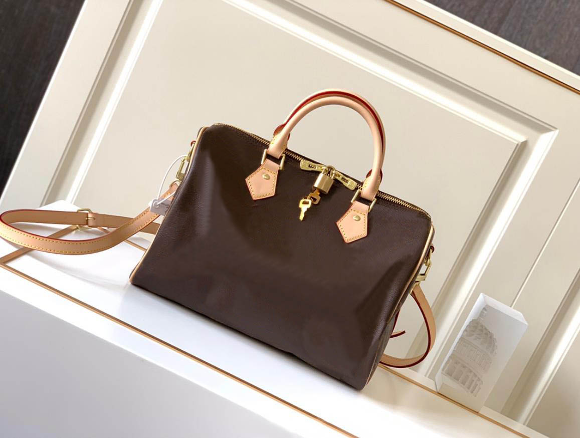 2021 Fashion Designers Womens Handbags leather messenger bags high quality luxurys lady shoulder bag classic digram flowers crossbody checke
2021 Fashion Designers Womens Handbags leather messenger bags high quality luxurys lady shoulder bag classic digram flowers crossbody checke