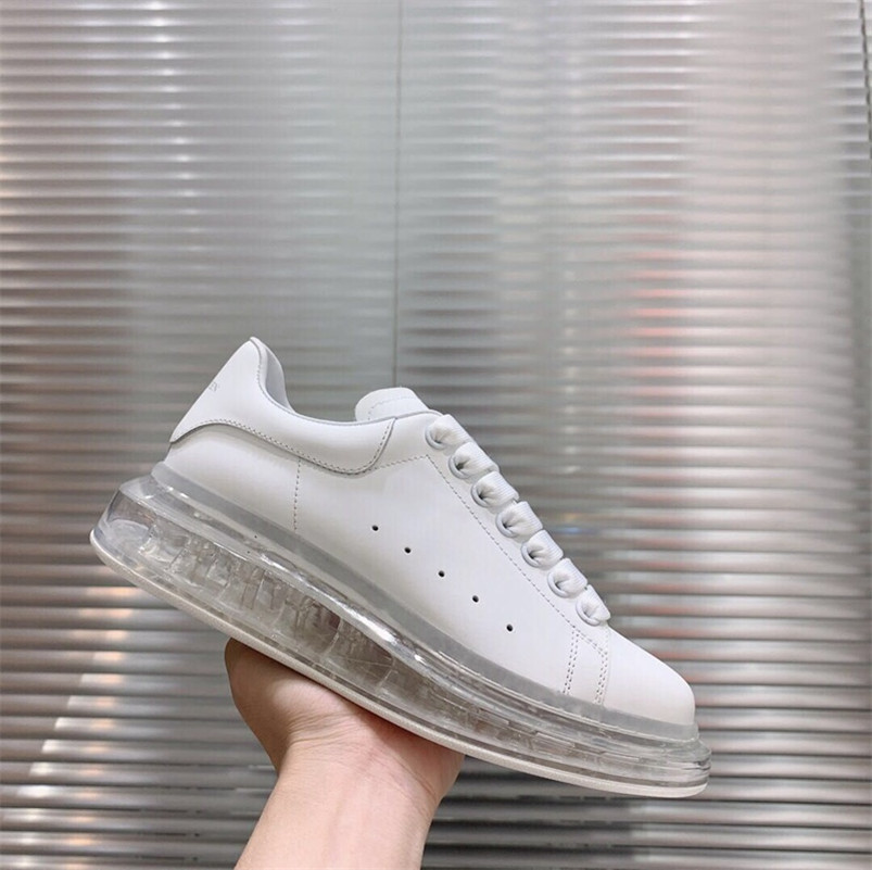 Designers Reflective Air Cushion White Shoes Top Quality Leather Oversized Sneakers Velet Lace Up Breathable Espadrille Men Women Sports Trainers
Designers Reflective Air Cushion White Shoes Top Quality Leather Oversized Sneakers Velet Lace Up Breathable Espadrille Men Women Sports Trainers