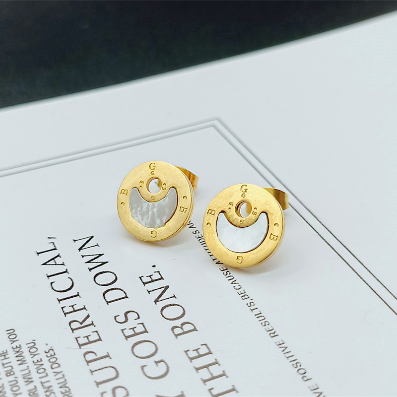Titanium steel gold silver Charm earrings women's designer letter B shell fashion luxury anniversary social gift jewelry
Titanium steel gold silver Charm earrings women's designer letter B shell fashion luxury anniversary social gift jewelry